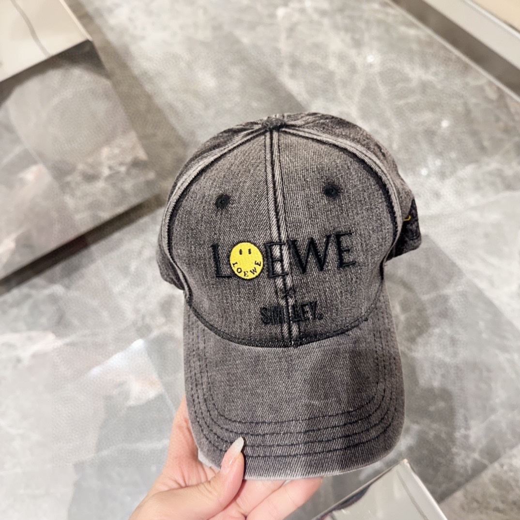 Loewe Caps